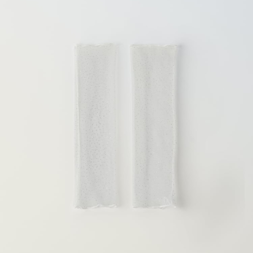NWOT. Zara Kids White Costume Party Glitter Ruffled Trim Fingerless Gloves.